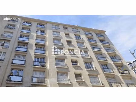 studio vendu meuble de 10 02m2 au calme sur jardin alesia/plantes