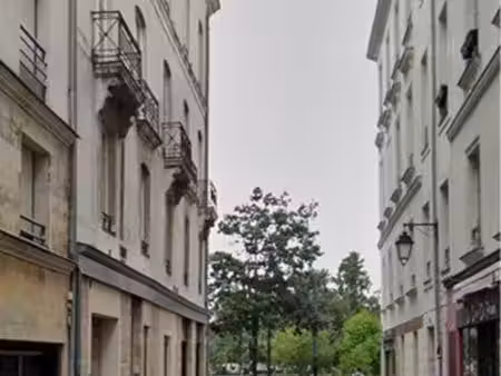 garage fermé pour 2 véhicules et stockage