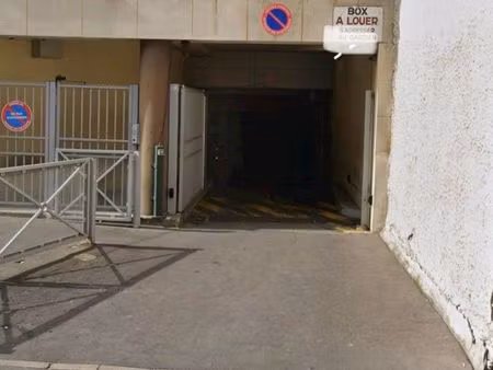 vend place de parking ou box