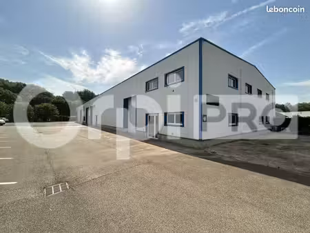 local d'activité 640 m²