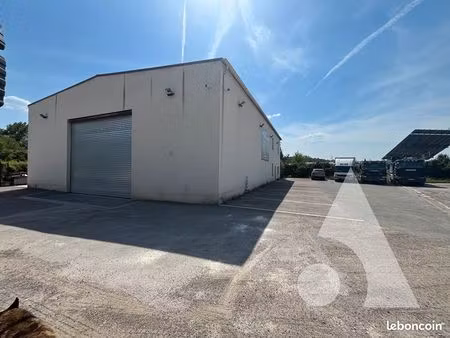 local 400 m² brenouille