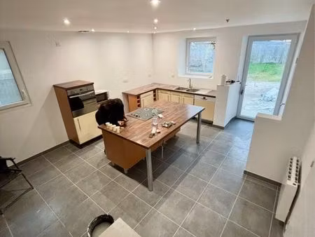 maison rénovée de 110 m² – 3 chambres – centre de cuillé