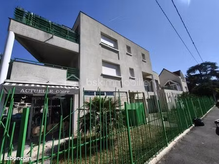 immeuble 16 pièces 485 m²