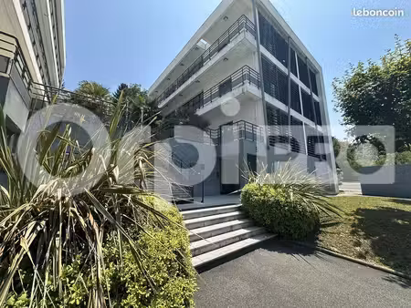 bureaux 175 m²