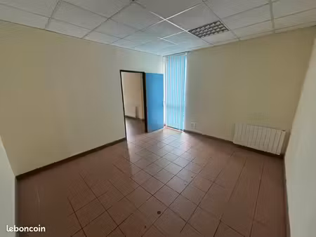 bureaux 100 m²