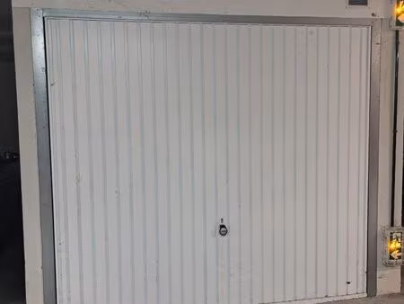 vends parking boxé gare de melun