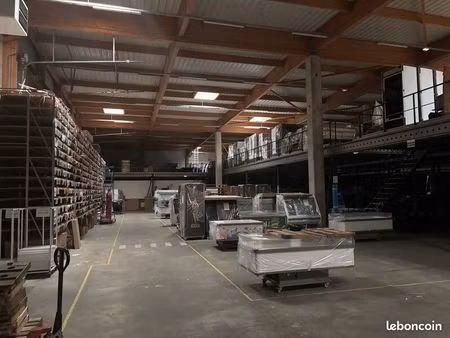 local d'activité 1 861 m²