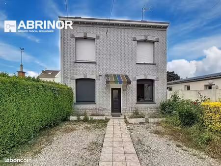 villa 5 pièces 140 m²