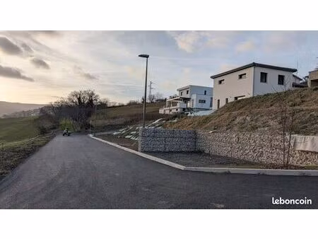 terrain 800m2 viabilisé & borné - jussat commune de chanonat 63450