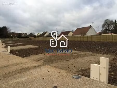 terrain 381 m² saint-mesmes