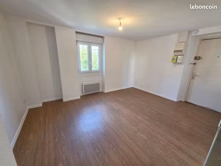 studio 16m² proche tram b  chu / universités