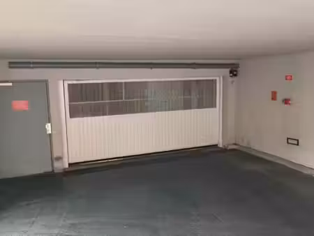 garage fermé 17m2-annemasse- 28900- rentabilité 6%