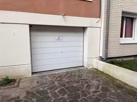 location d’un garage fermé rue camille flammarion nantes