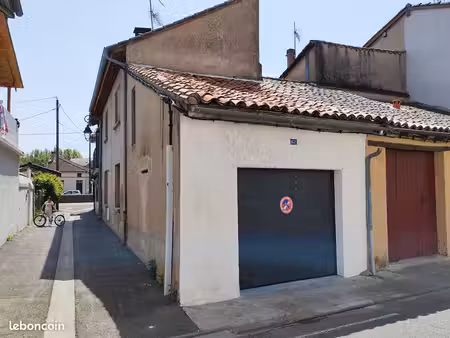 parking/box 1 pièce 15 m²