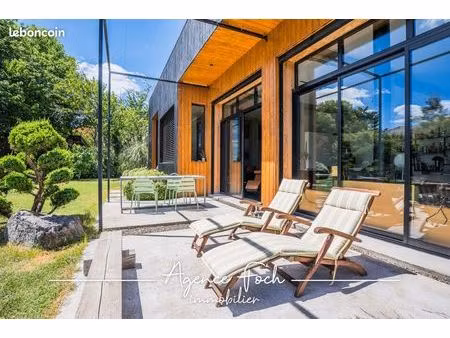 maison 4 pièces 161 m²
