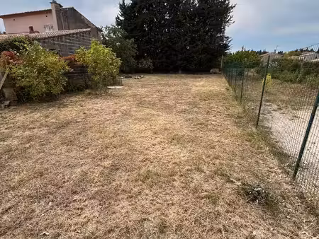 terrain 689 m² - caromb