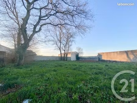 terrain 753 m² grosbreuil