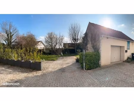terrain constructible 356 m² avec garage  mezzanine et puits