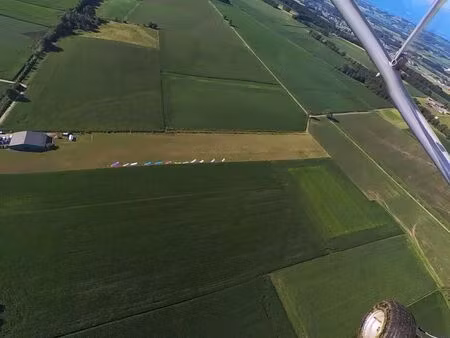 à vendre ou à louer – base ulm complète avec piste  hangar et atelier – luquet (65)
