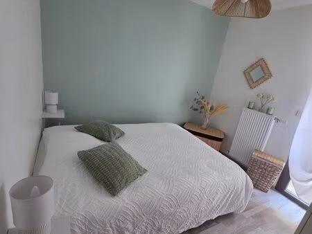 chambre disponible dans appartement calme - femme uniquement