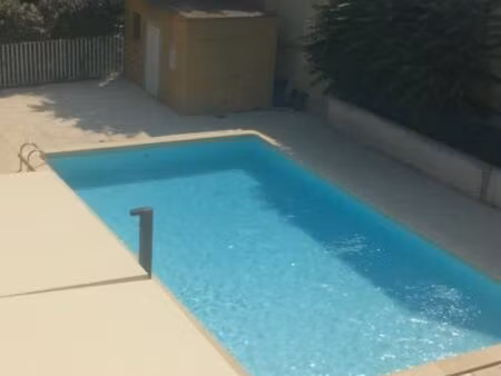 t3 piscine et parking