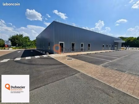 bureaux 956 m² migné-auxances