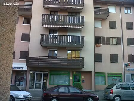 location garage 16 m² au centre ville de faverges