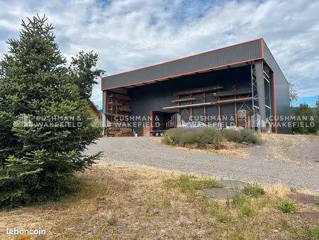 local 475 m²