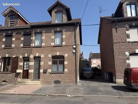 maison 8 pièces 157 m²
