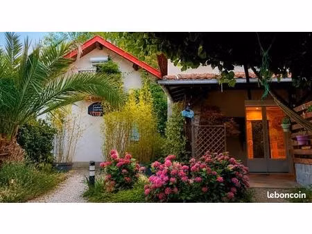 jolie maison sur terrain arboré