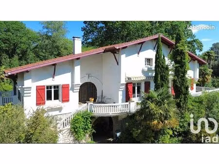 maison 7 pièces 329 m²