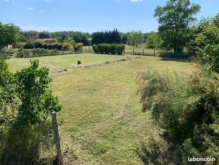 terrain 1073m2