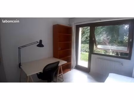 loue chambre meublée étudiante