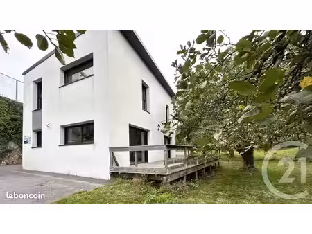 bureaux 106 m²
