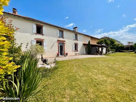 maison de caractère rénovée à deux minutes de vic en bigorre