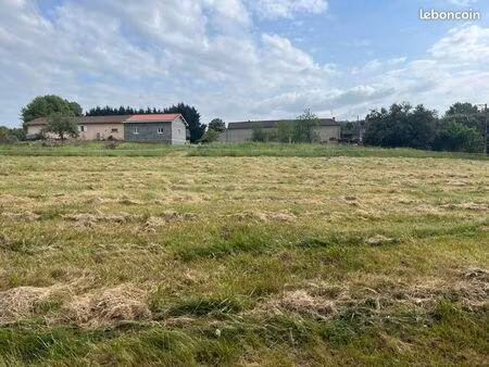 vend terrain à bâtir