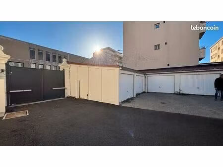 garage sécurisés à louer - niveau 0 - grenoble gare