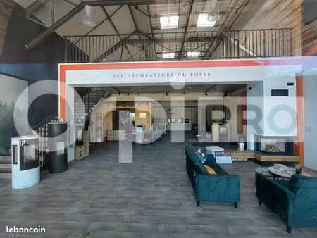 local commercial 319 m²