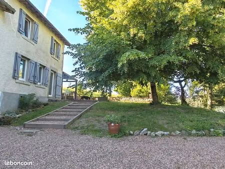 vente maison ancienne avec grange sur grand terrain à olliergues