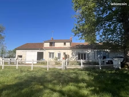 propriété 5 pièces 162 m²