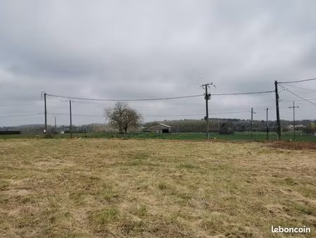 terrain plat constructible 800 m²