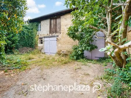 bâtiment 1 pièce 156 m²