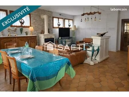 maison 11 pièces 220 m²