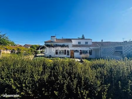maison de village 8 pièces 136 m²