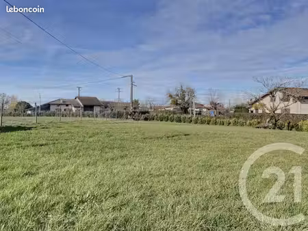 terrain 800 m² foissiat