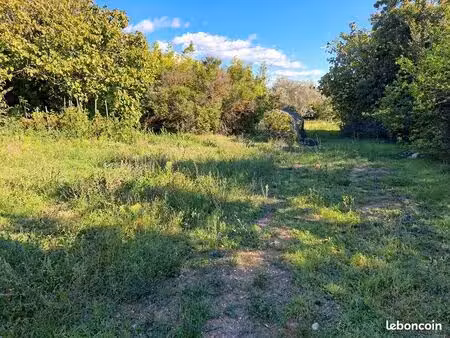 terrain 270 m² villelaure
