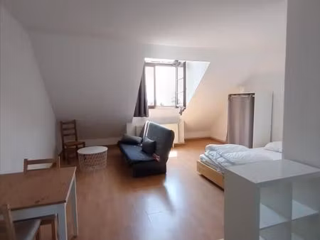 studio 1 pièce 26 m²
