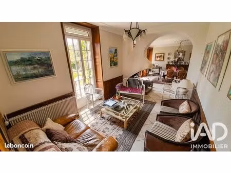 maison 8 pièces 206 m²
