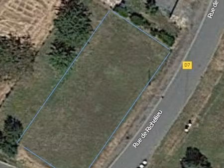 terrain constructible de 530 m² dans un cadre de vie agréable