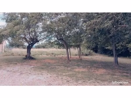 cambounet sur le sor  terrain plat de 1000 m²